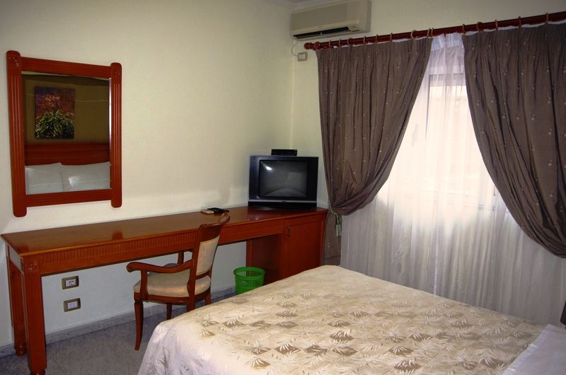 Hotel Millenium Тирана Екстериор снимка
